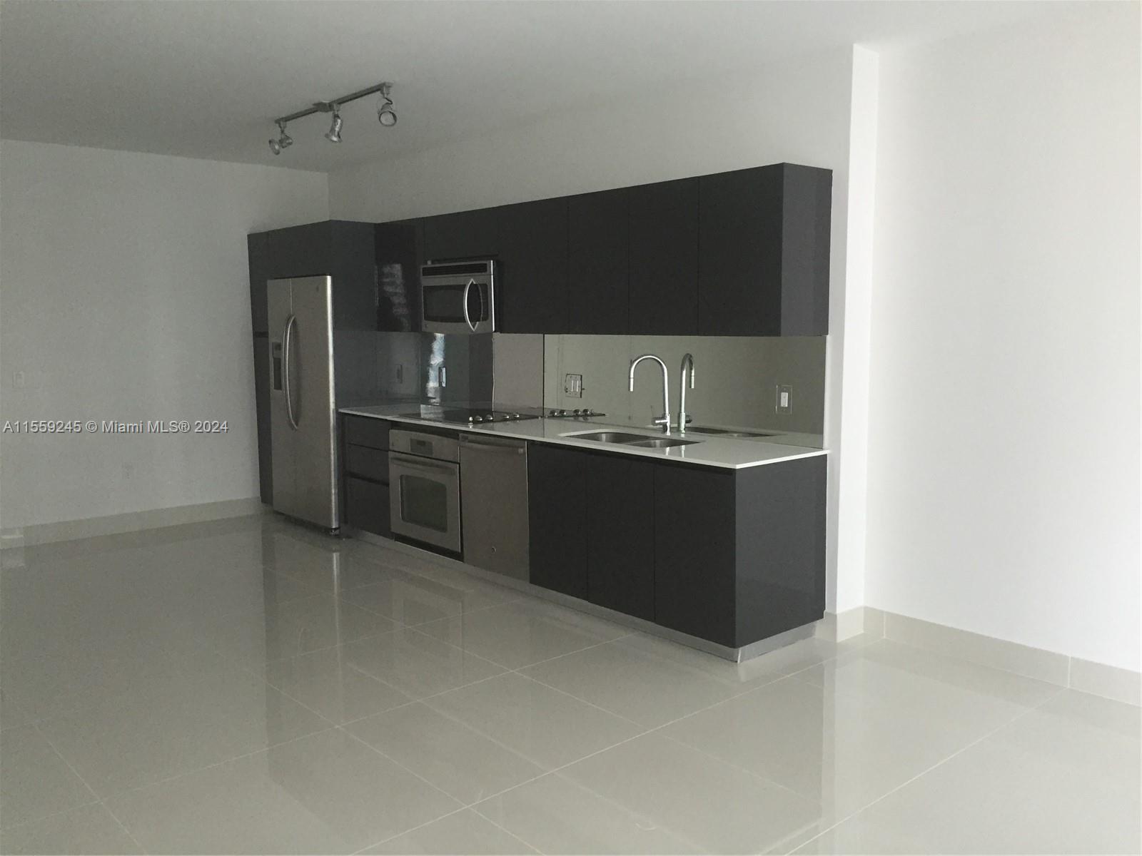 MY BRICKELL CONDO. - Residential Lease