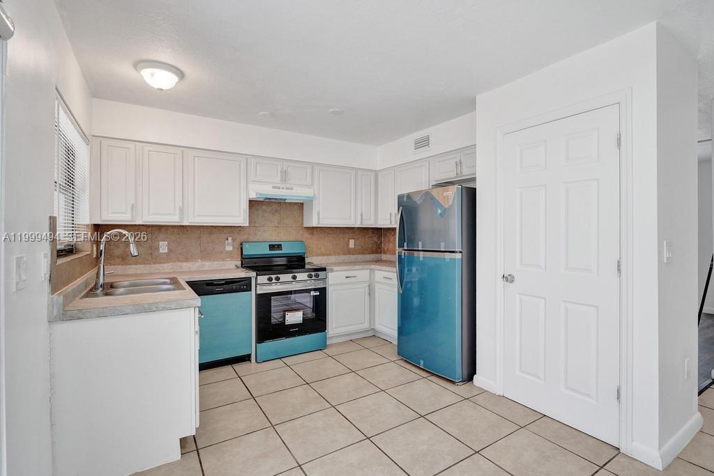 ARBOR KEYS CONDO - Residential