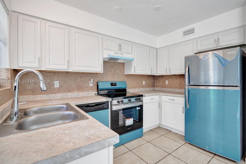 ARBOR KEYS CONDO - Residential