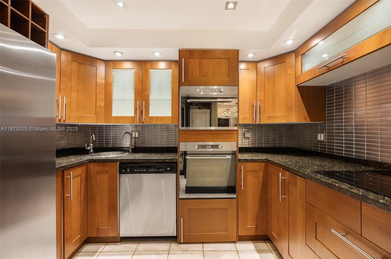 VENETIA CONDO - Residential