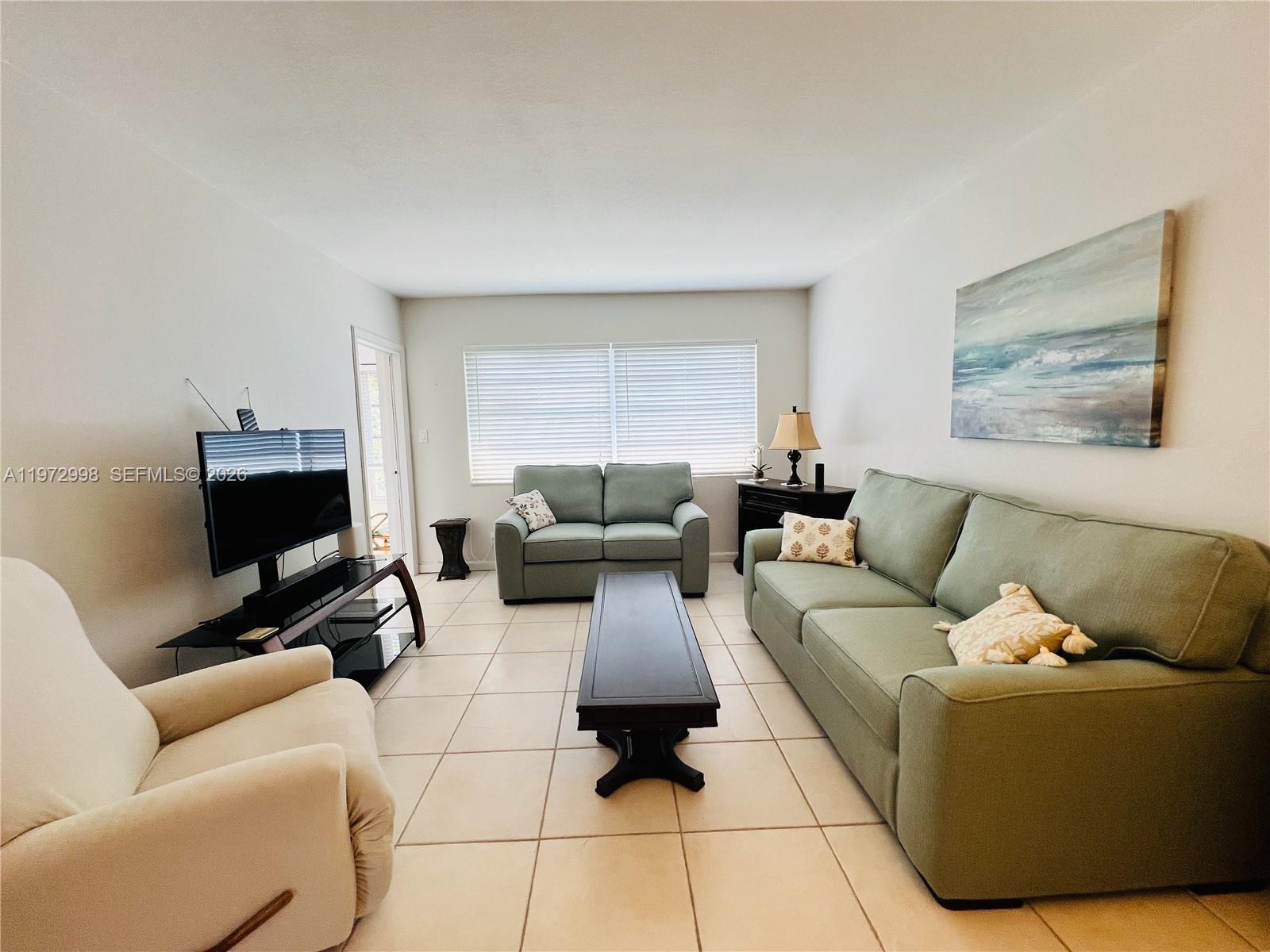 USNEE GARDENS CONDO - Residential