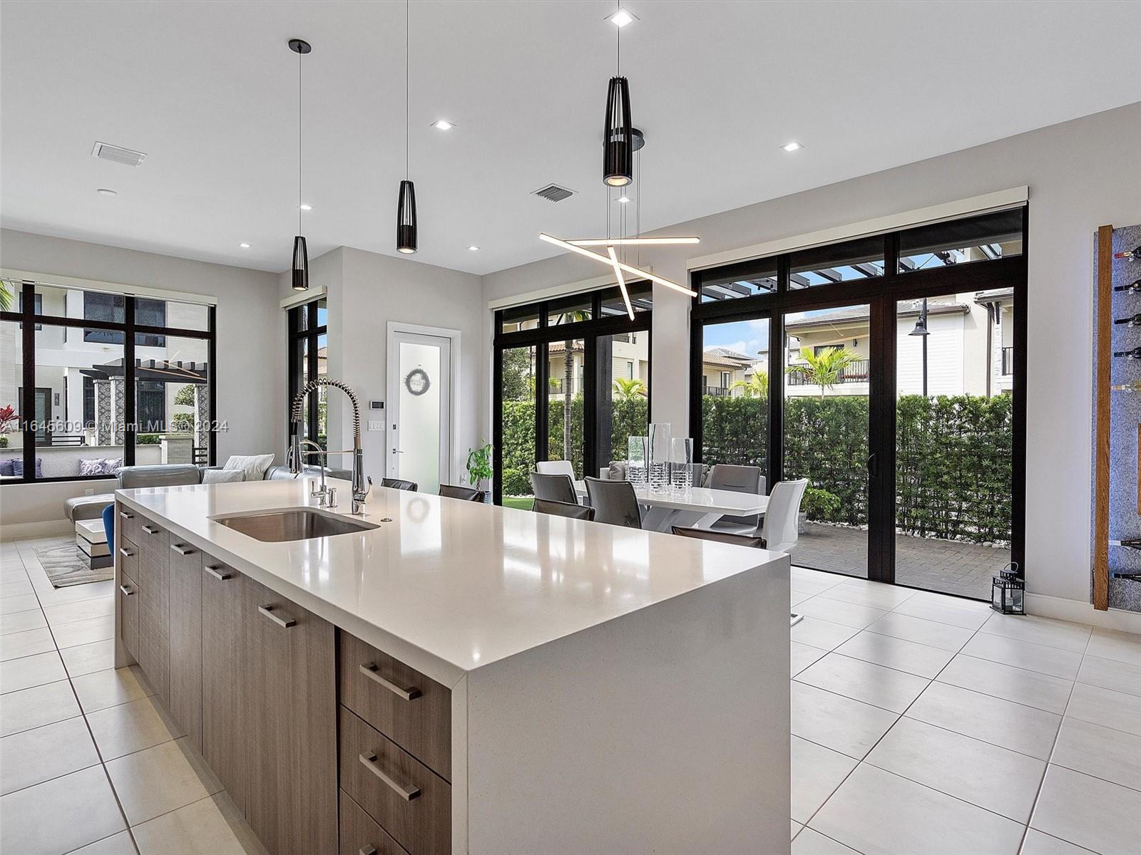 DOWNTOWN DORAL SOUTH PHAS - Residential Lease