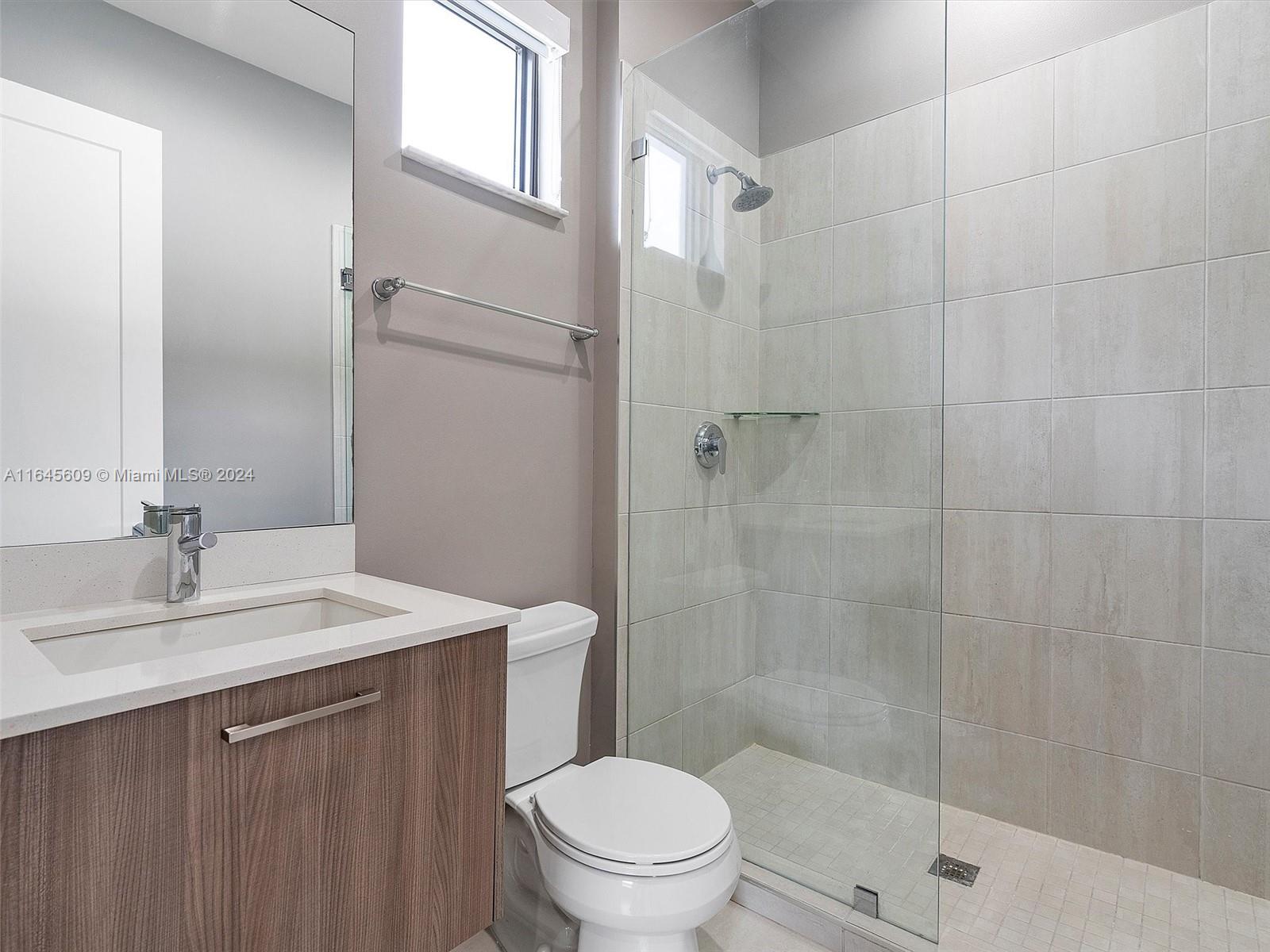 DOWNTOWN DORAL SOUTH PHAS - Residential Lease