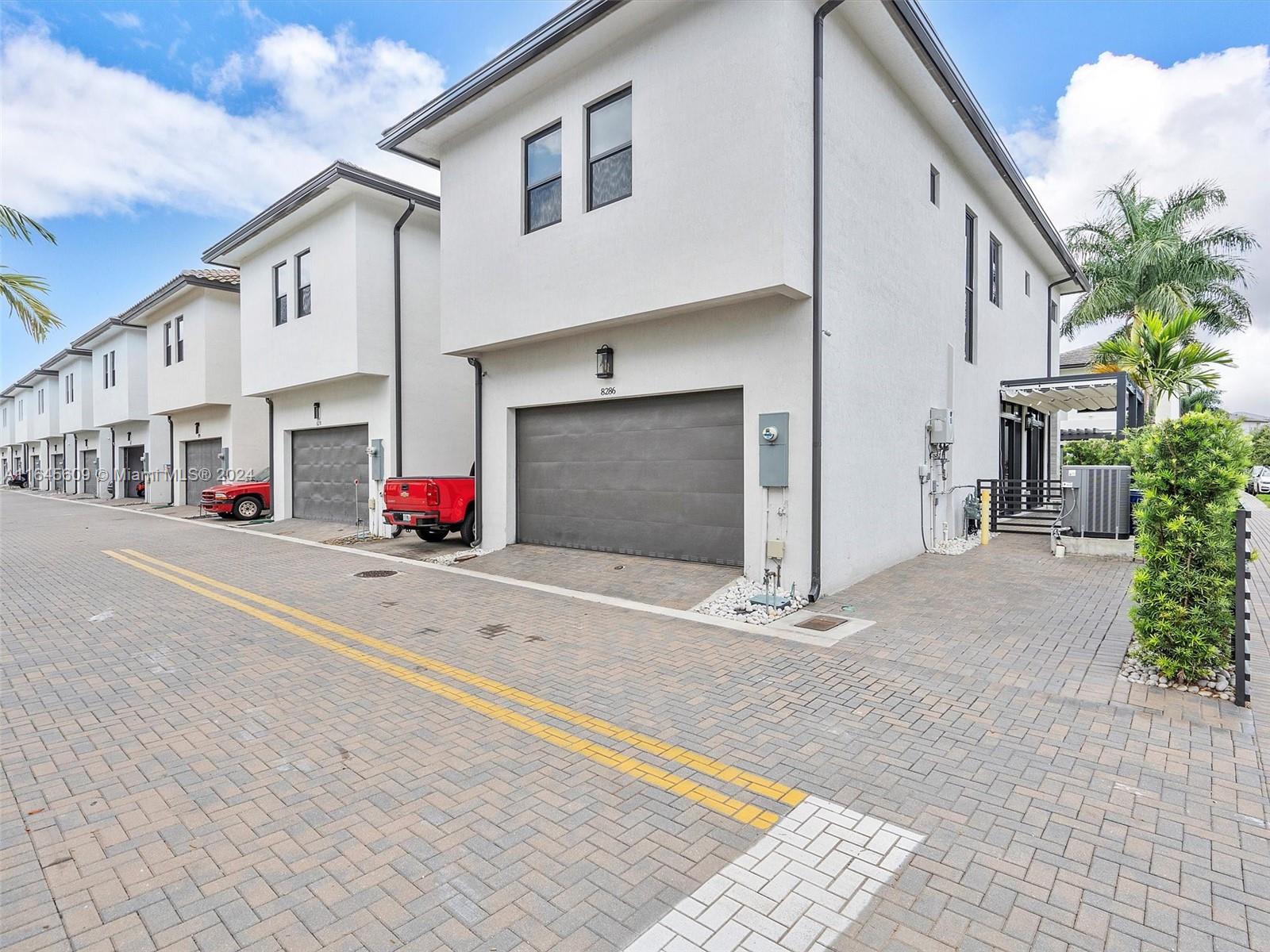 DOWNTOWN DORAL SOUTH PHAS - Residential Lease