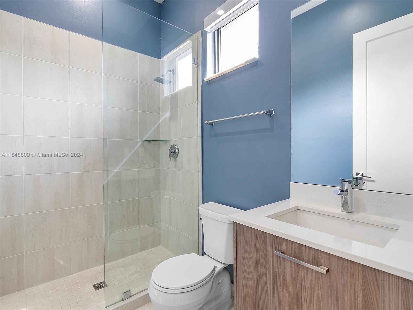 DOWNTOWN DORAL SOUTH PHAS - Residential Lease