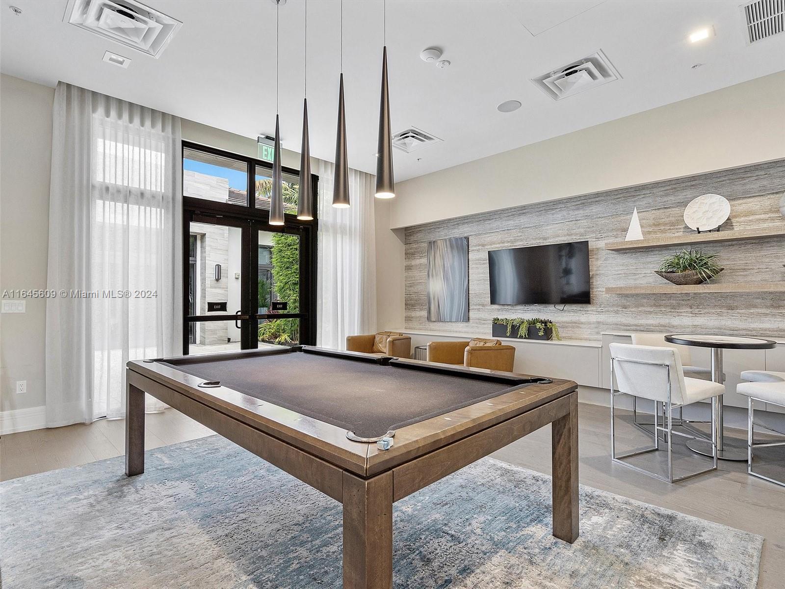 DOWNTOWN DORAL SOUTH PHAS - Residential Lease