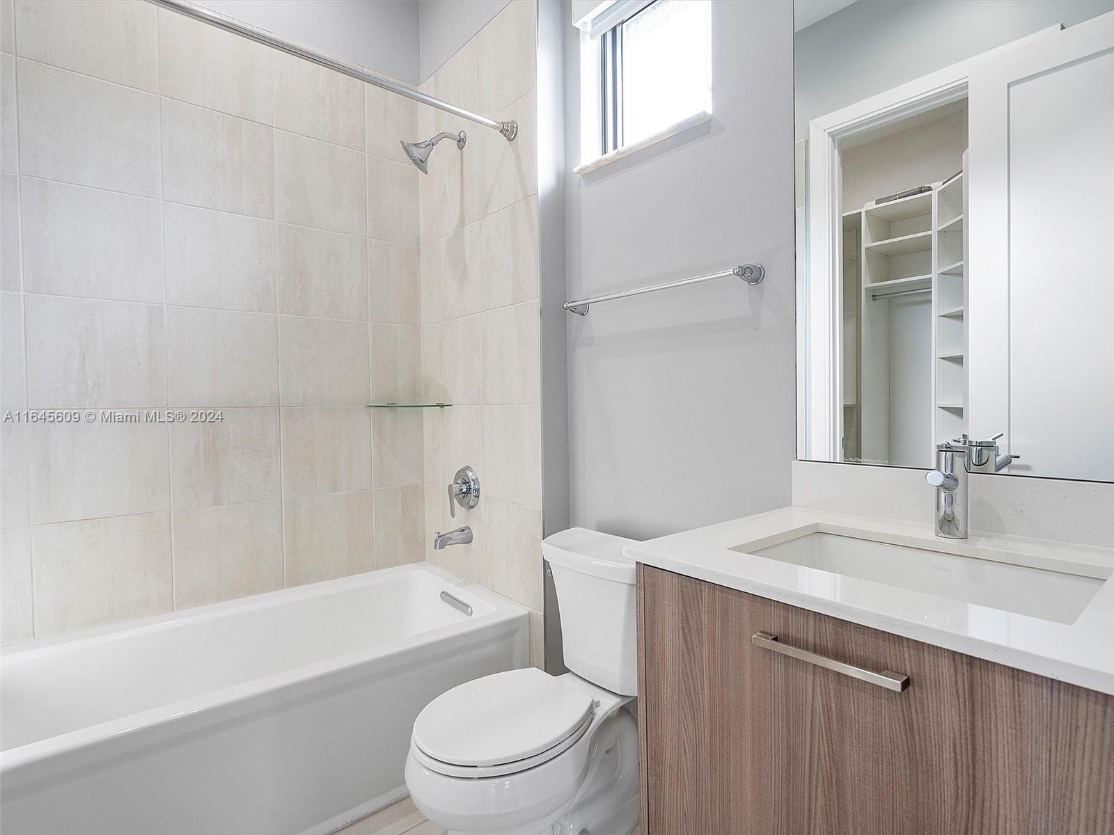 DOWNTOWN DORAL SOUTH PHAS - Residential Lease