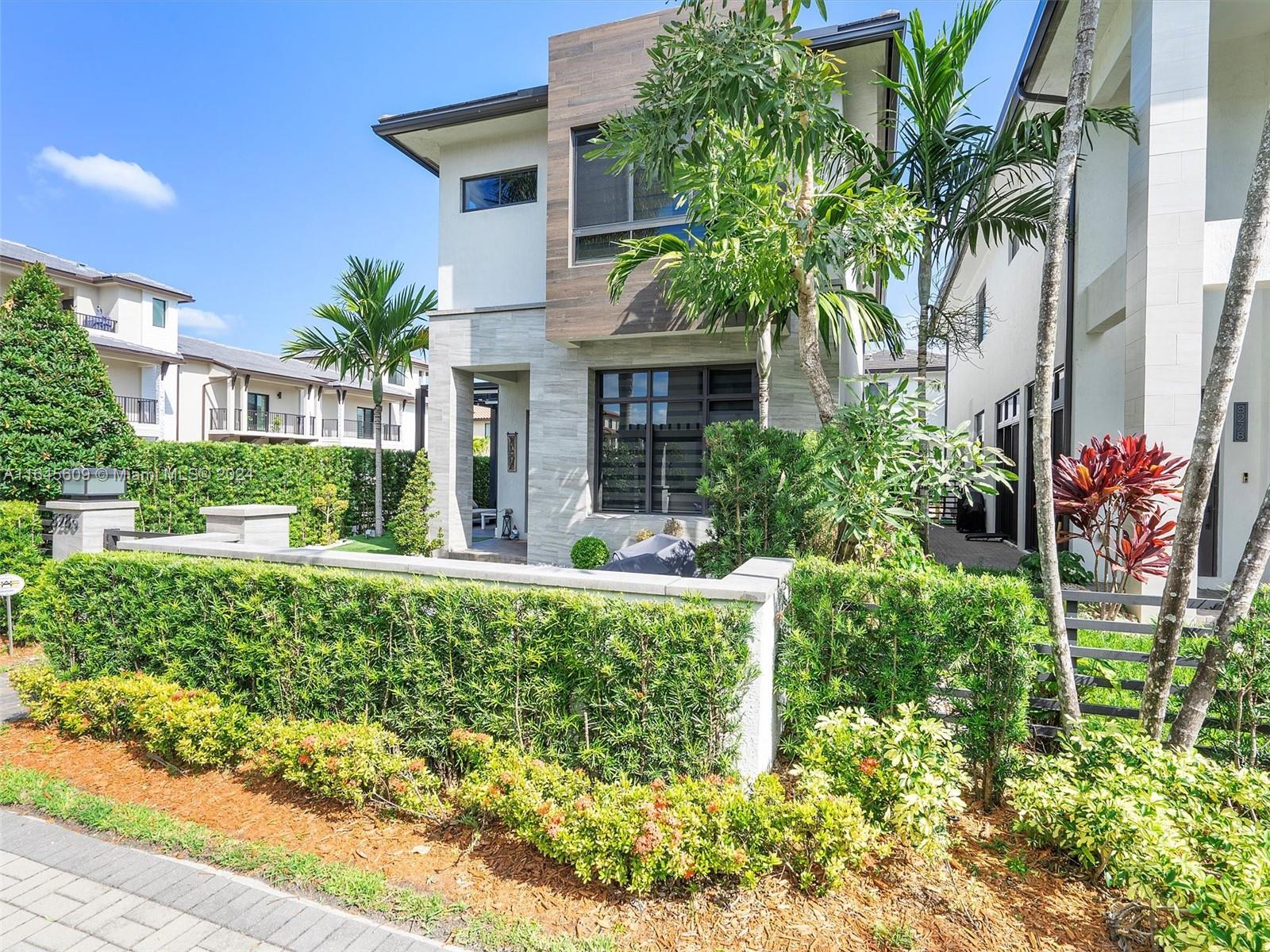 DOWNTOWN DORAL SOUTH PHAS - Residential Lease