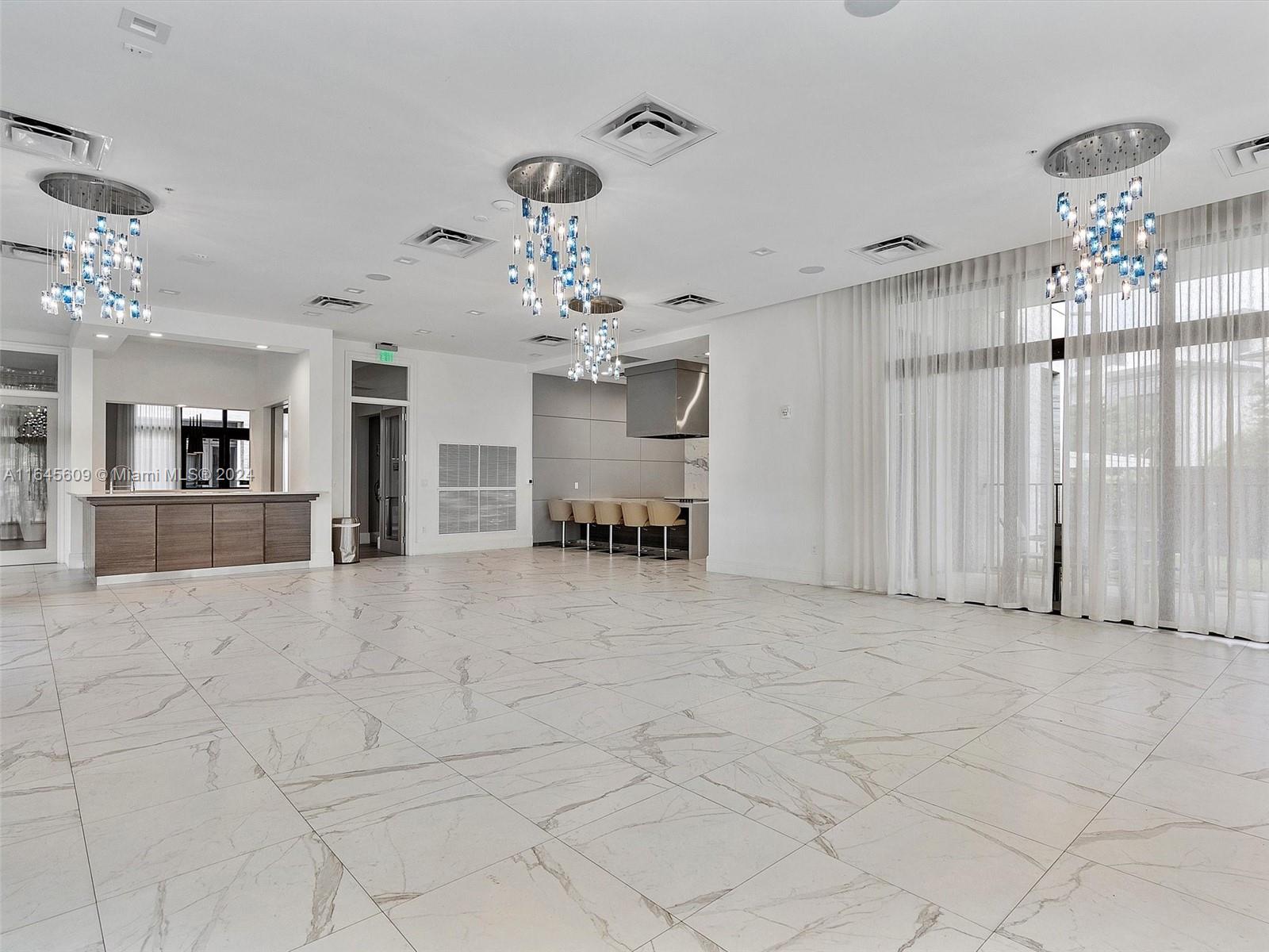 DOWNTOWN DORAL SOUTH PHAS - Residential Lease