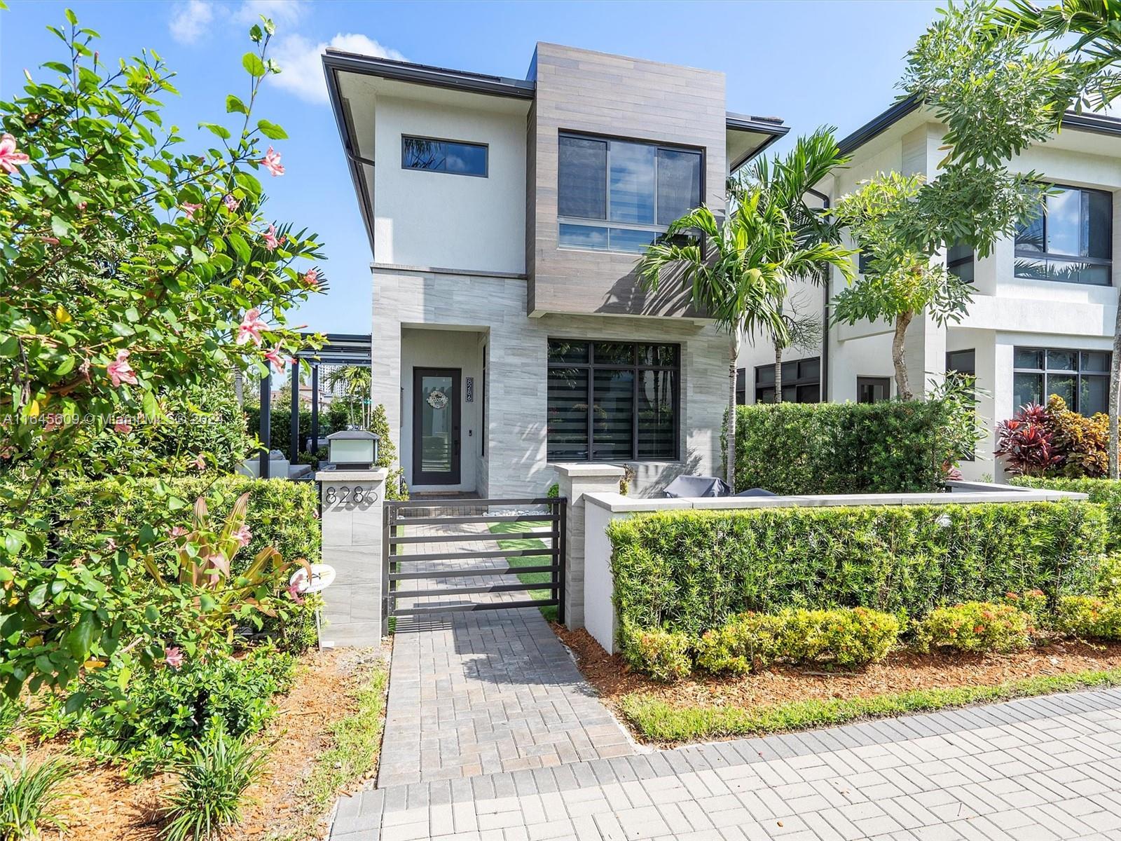DOWNTOWN DORAL SOUTH PHAS - Residential Lease