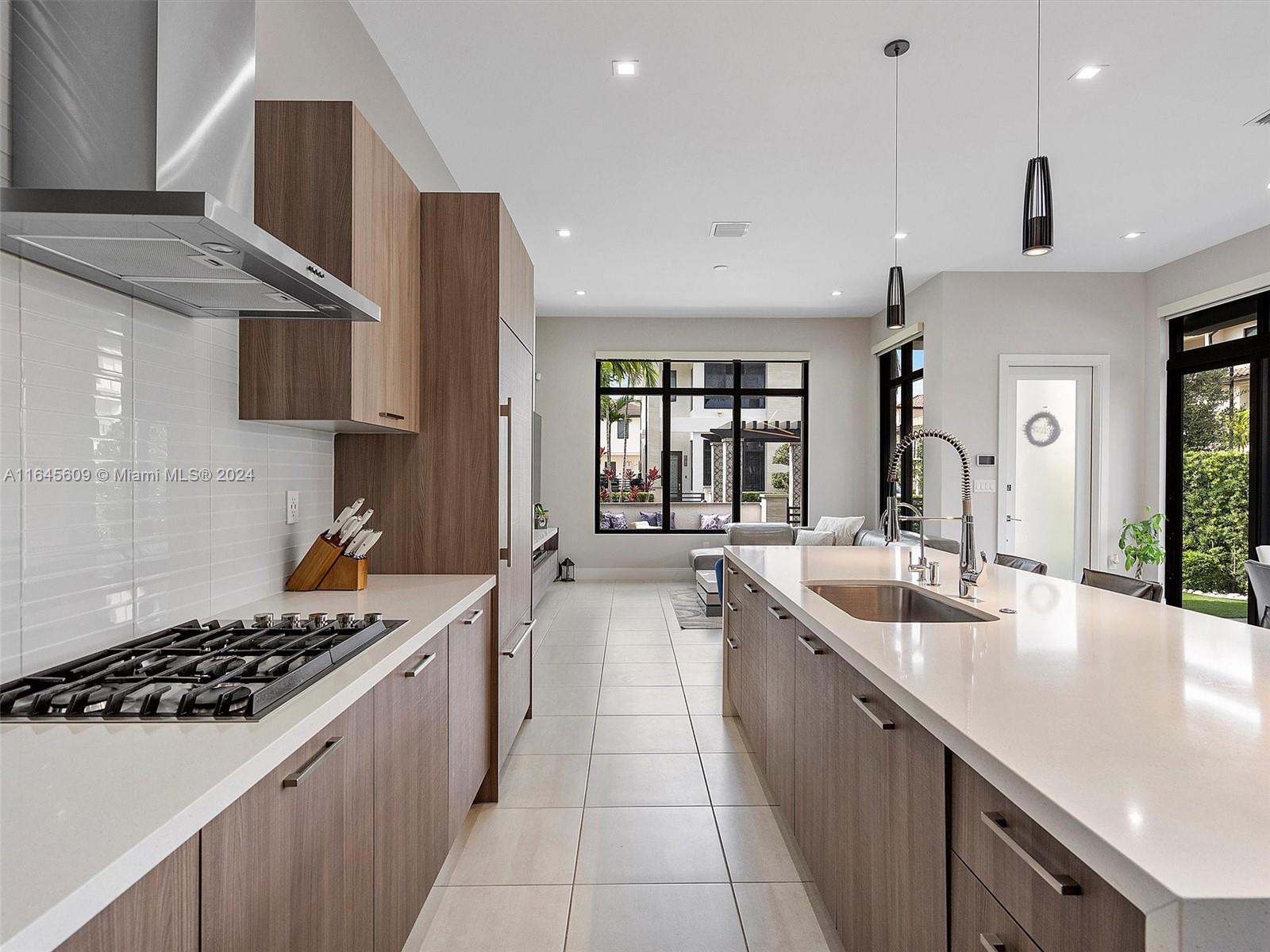 DOWNTOWN DORAL SOUTH PHAS - Residential Lease