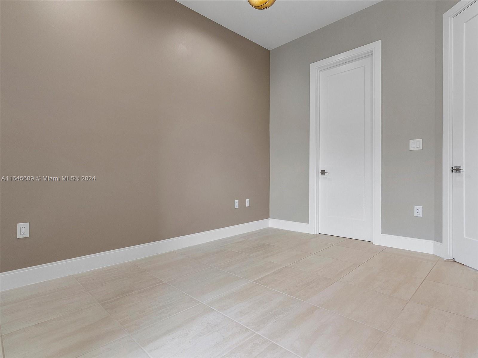DOWNTOWN DORAL SOUTH PHAS - Residential Lease