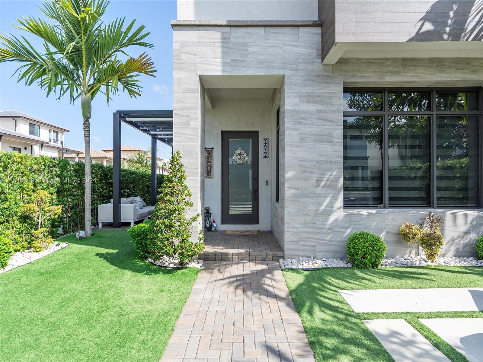 DOWNTOWN DORAL SOUTH PHAS - Residential Lease
