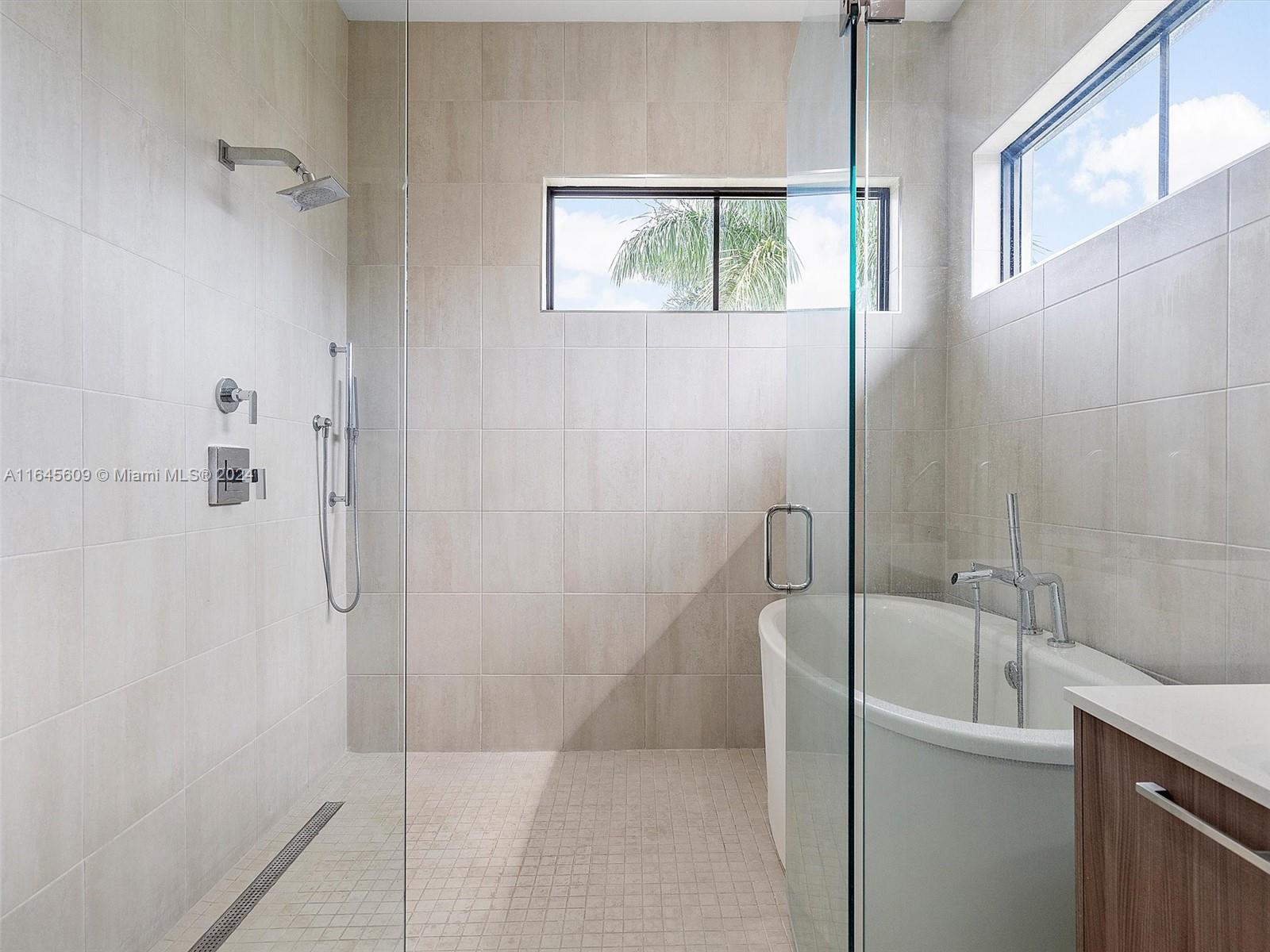 DOWNTOWN DORAL SOUTH PHAS - Residential Lease