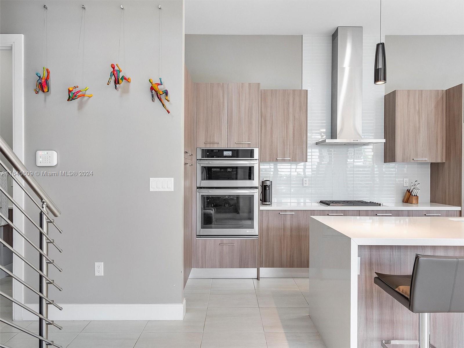 DOWNTOWN DORAL SOUTH PHAS - Residential Lease