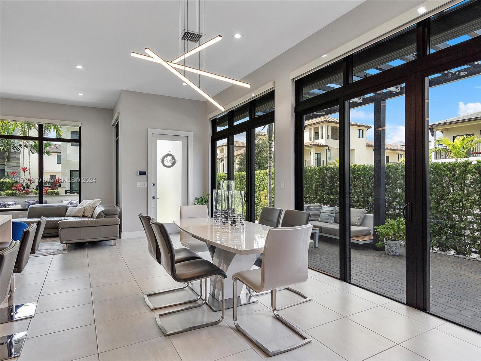 DOWNTOWN DORAL SOUTH PHAS - Residential Lease