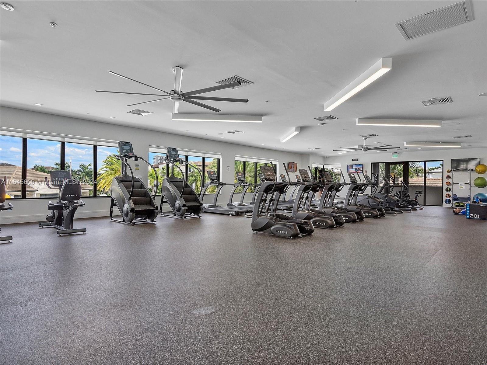 DOWNTOWN DORAL SOUTH PHAS - Residential Lease