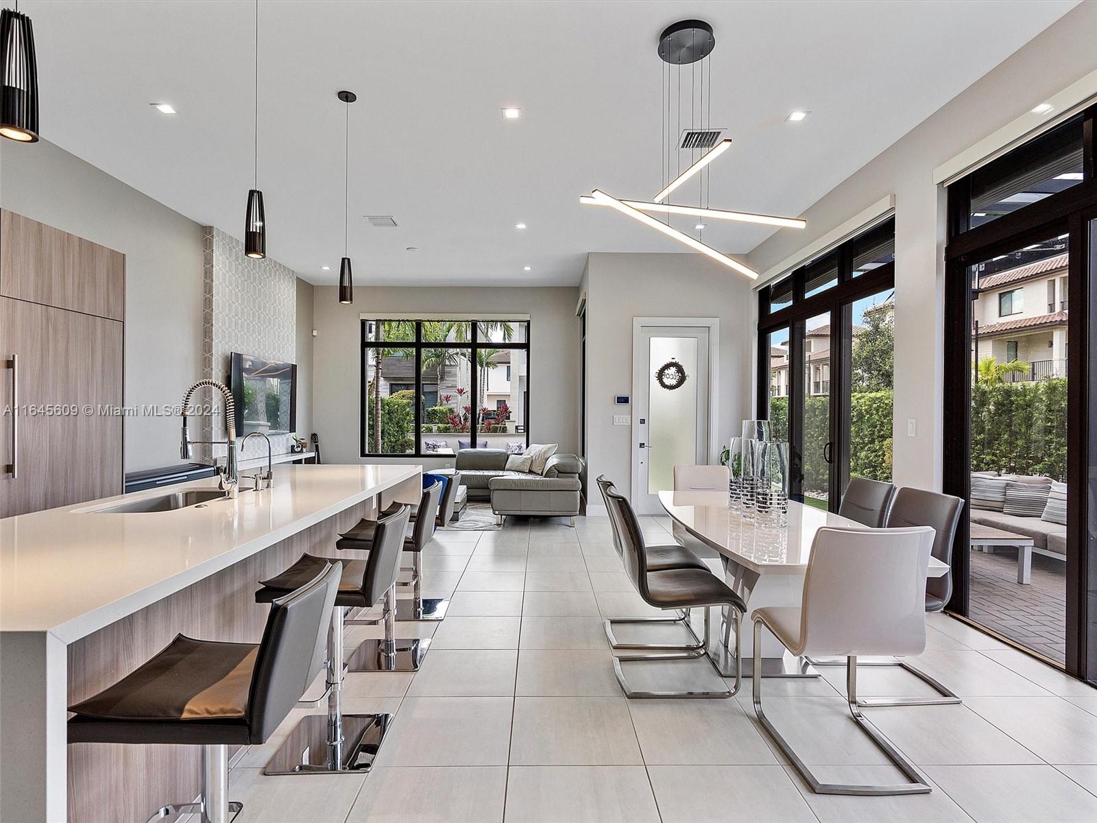 DOWNTOWN DORAL SOUTH PHAS - Residential Lease