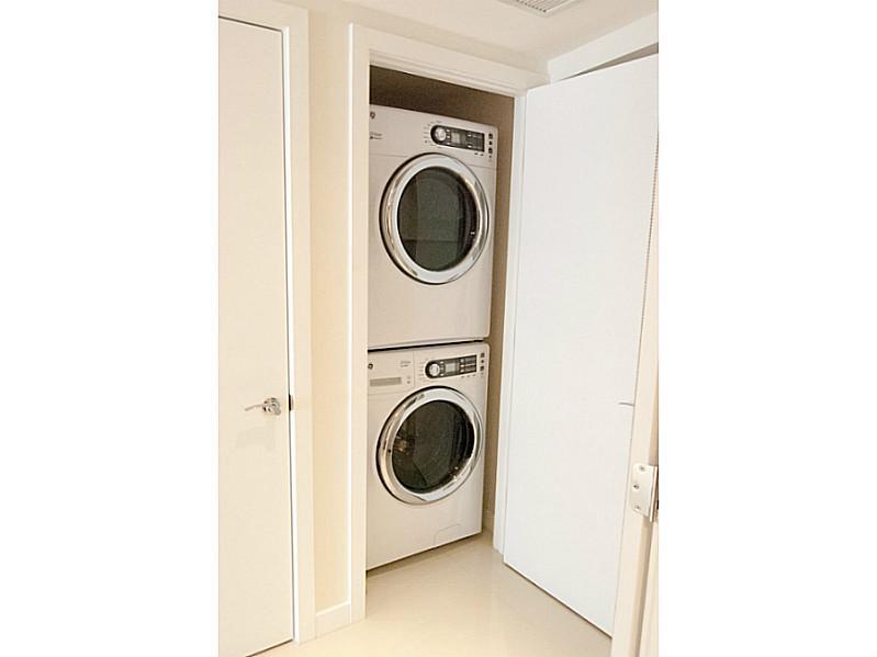 BEACH CLUB CONDO - Residential Lease
