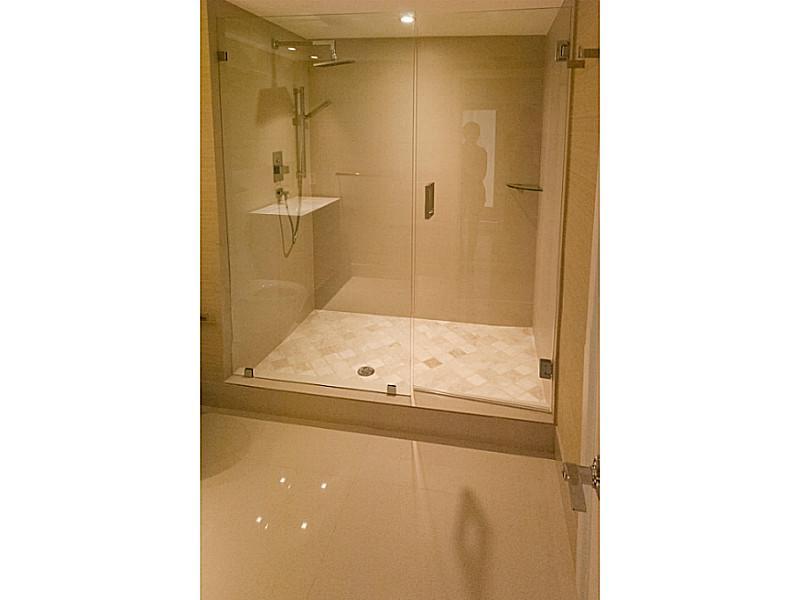 BEACH CLUB CONDO - Residential Lease