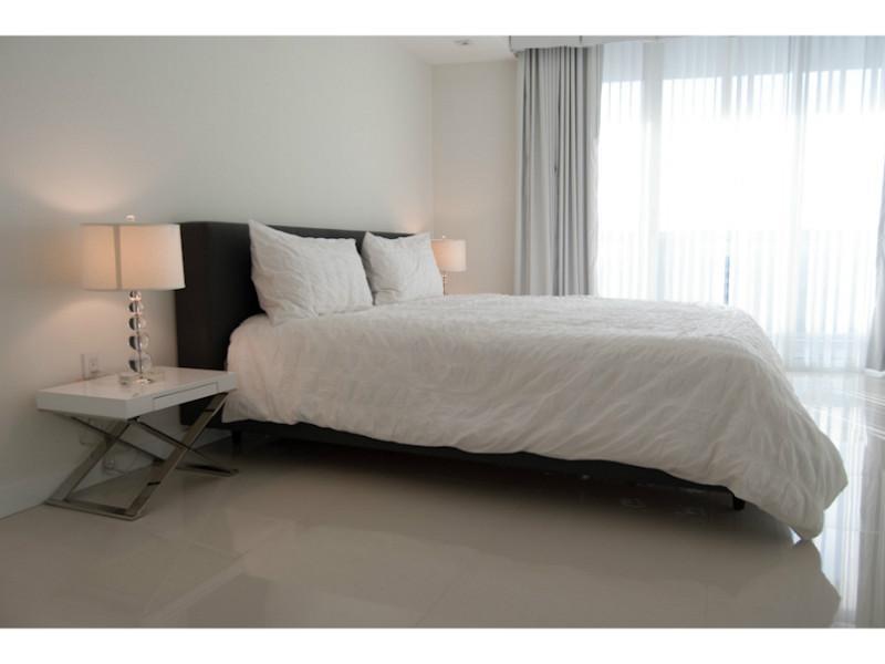 BEACH CLUB CONDO - Residential Lease