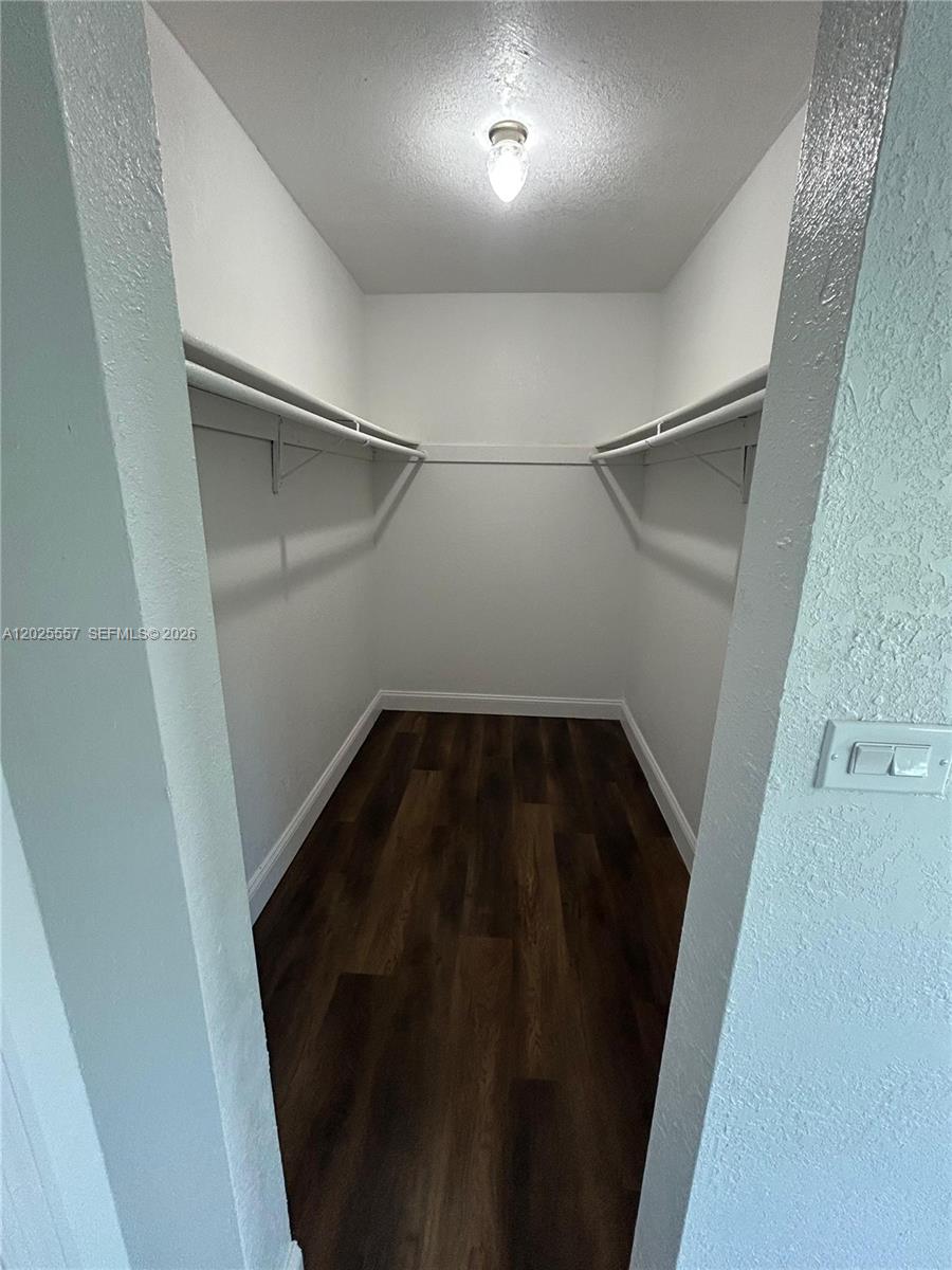 THE LOFTS TOWN VILLAS CON - Residential Lease
