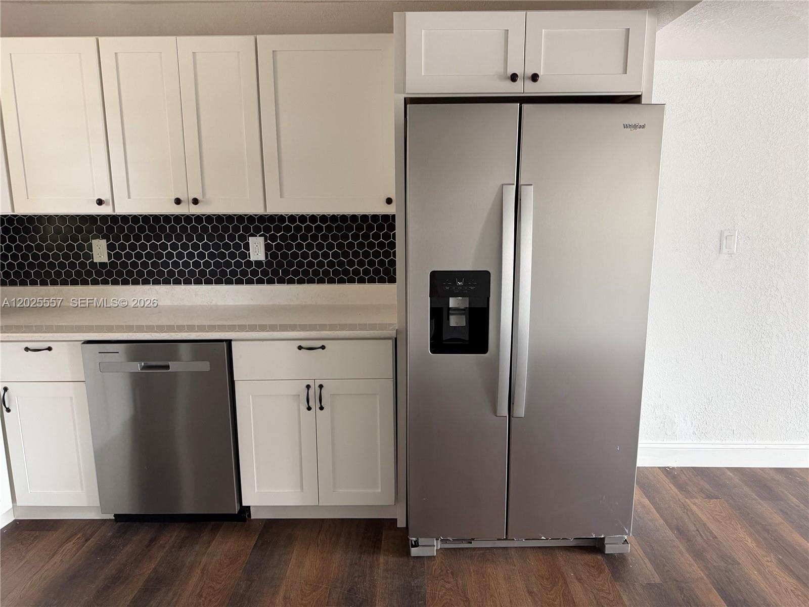 THE LOFTS TOWN VILLAS CON - Residential Lease