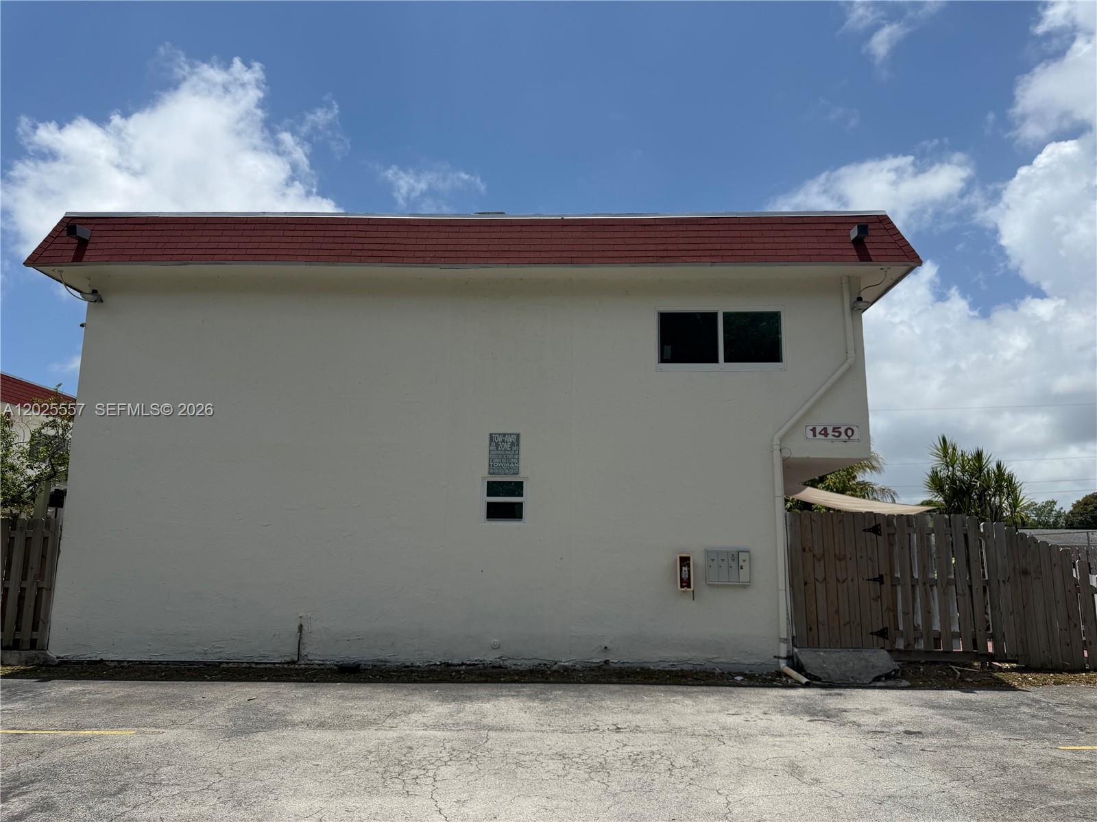 THE LOFTS TOWN VILLAS CON - Residential Lease