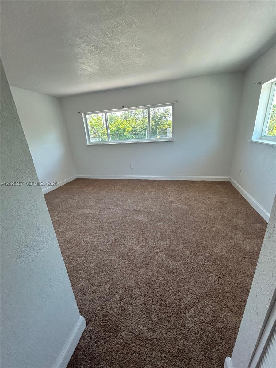 THE LOFTS TOWN VILLAS CON - Residential Lease