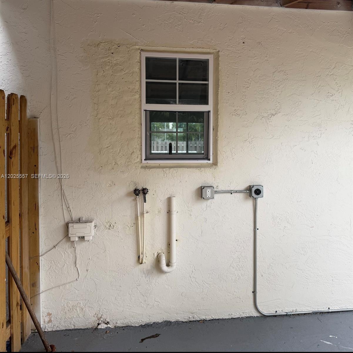 THE LOFTS TOWN VILLAS CON - Residential Lease