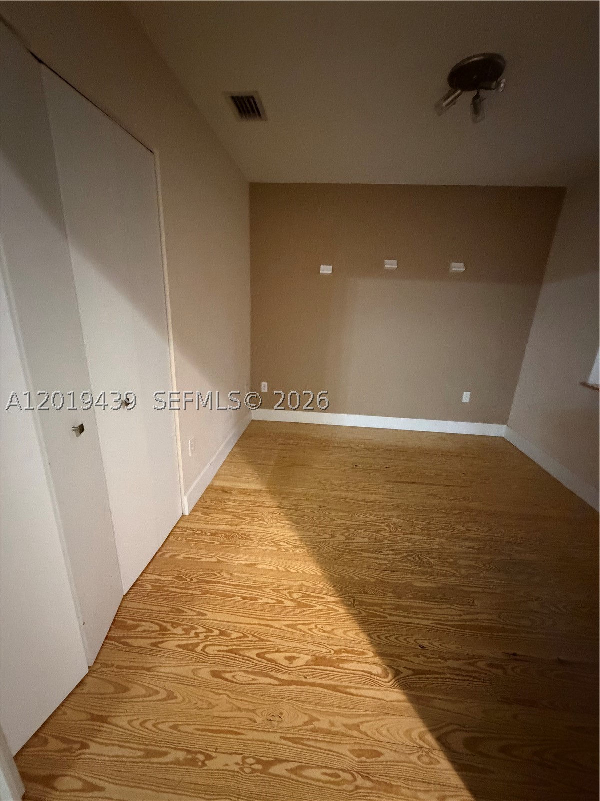 VILG HOMES COUNTRY WALK C - Residential