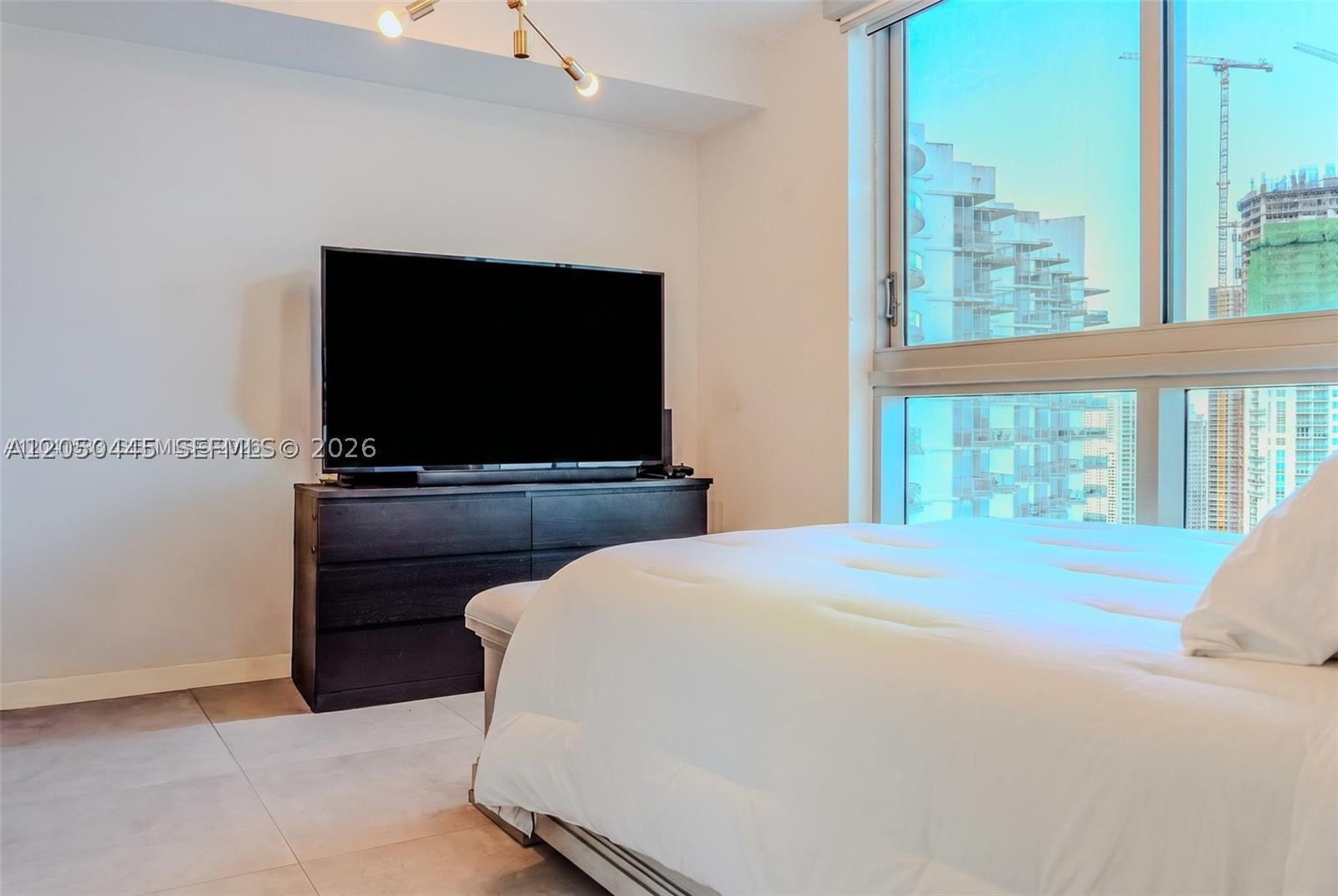 IVY CONDO - Residential
