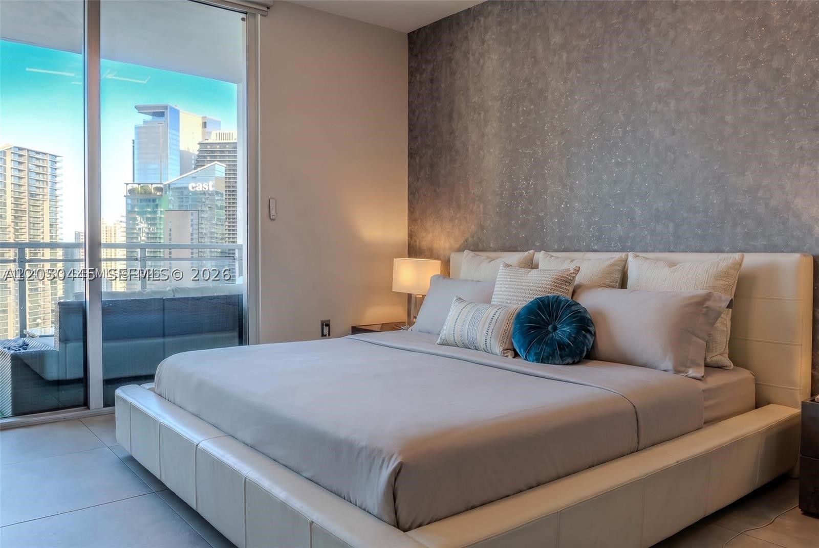 IVY CONDO - Residential