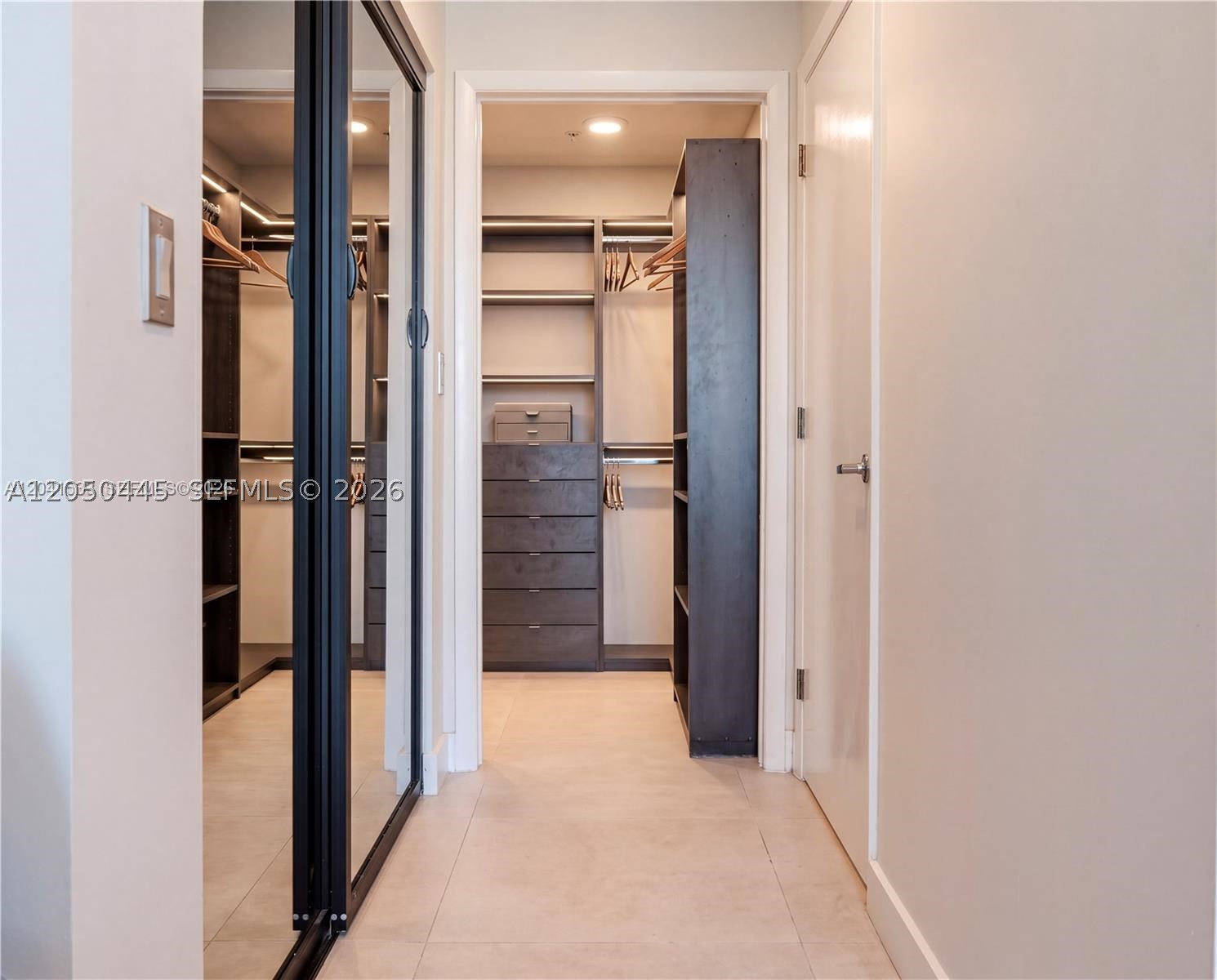 IVY CONDO - Residential