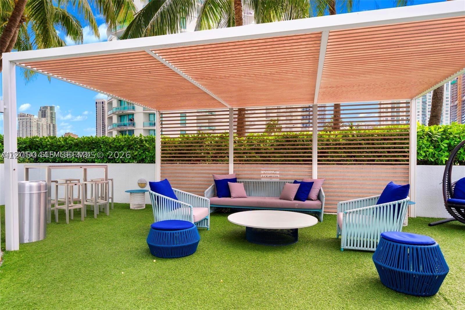 IVY CONDO - Residential