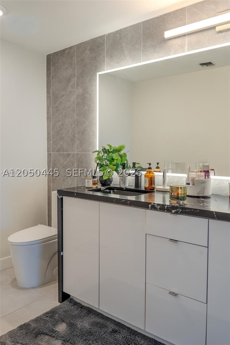 IVY CONDO - Residential