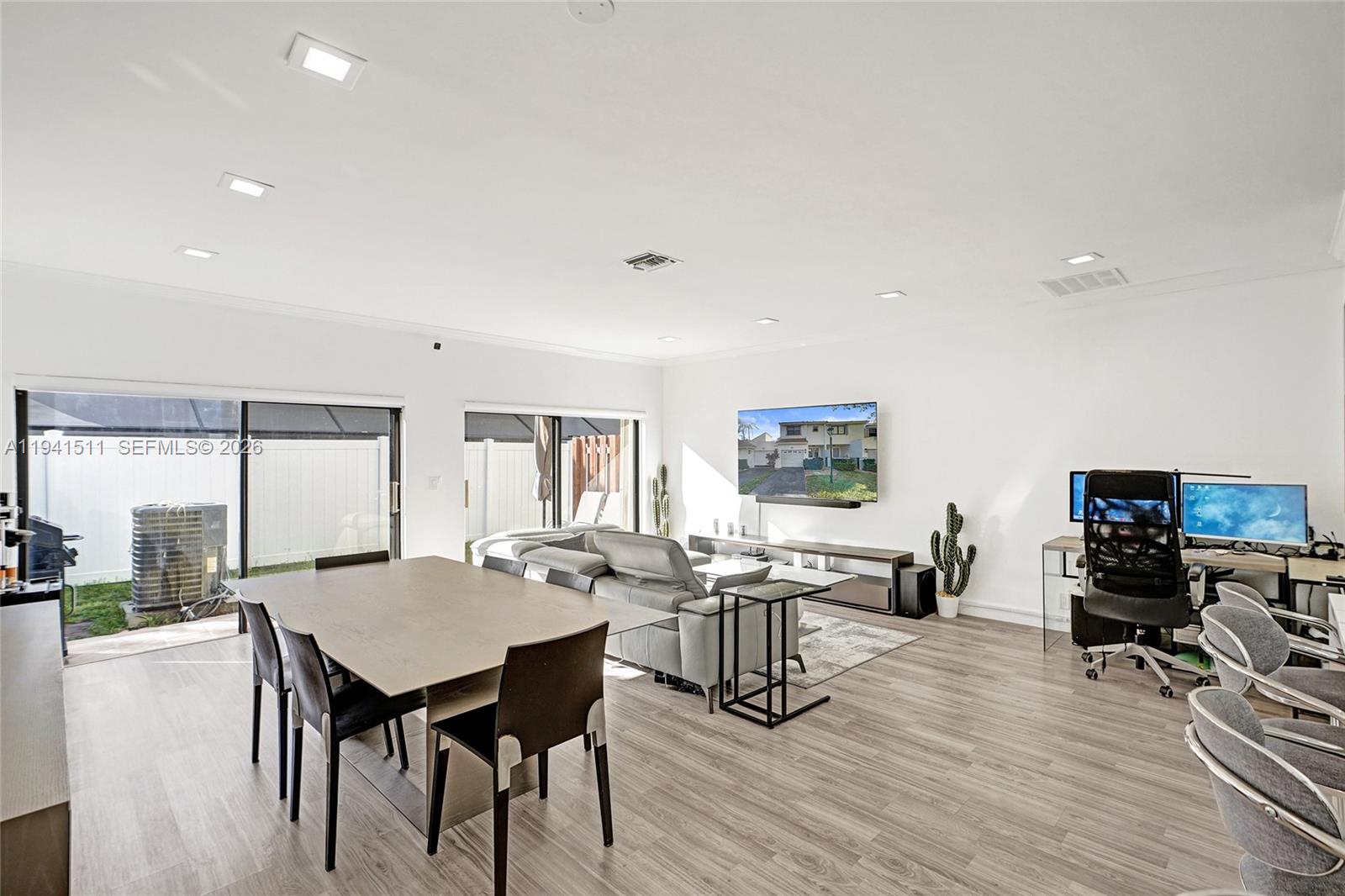 LA MIRAGE OF HARBOR VILG - Residential