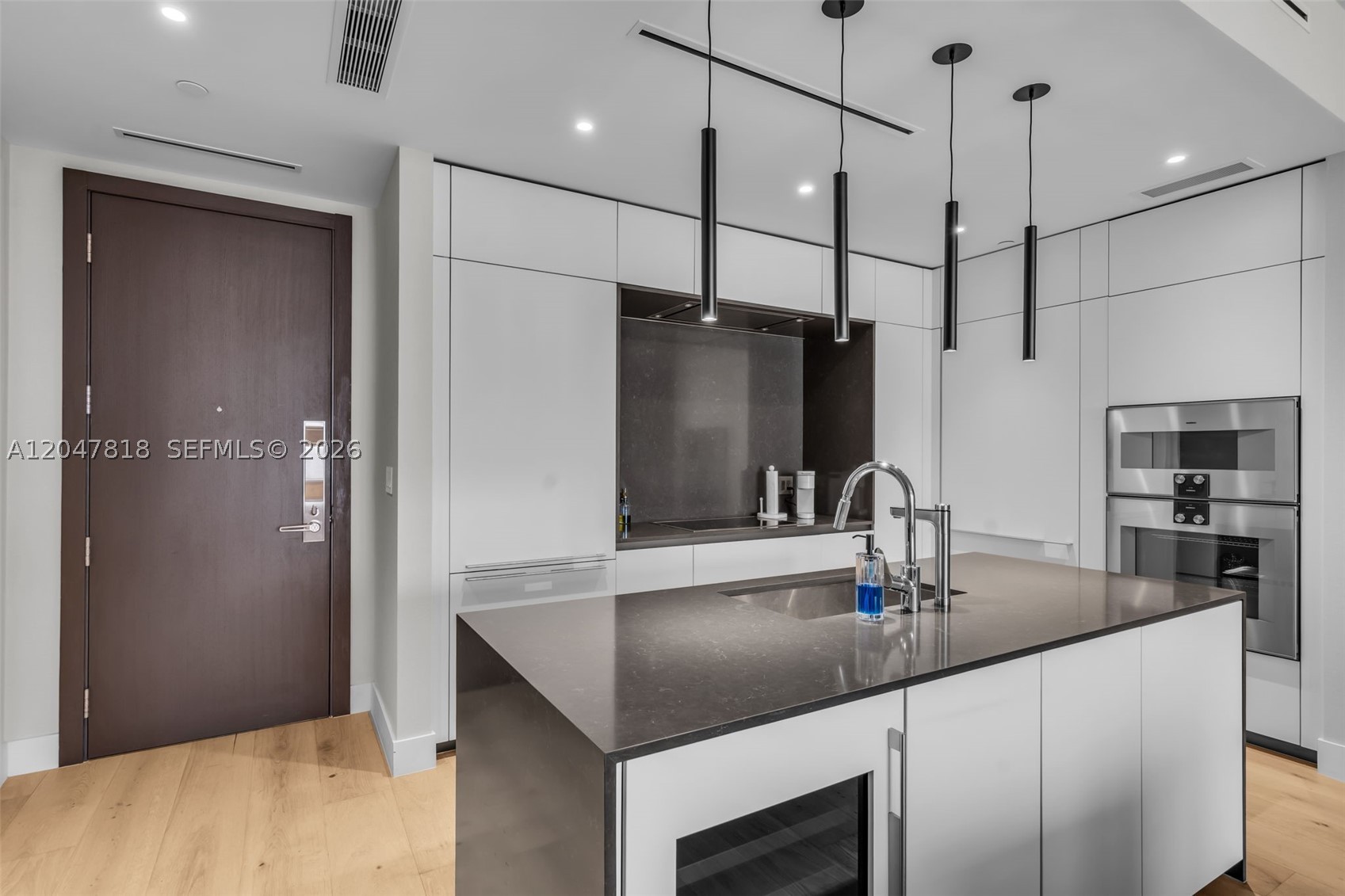 300 BISCAYNE BLVD WAYCONDO - Residential