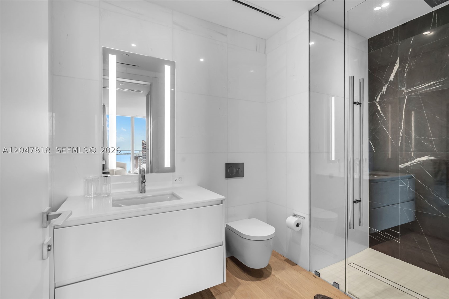300 BISCAYNE BLVD WAYCONDO - Residential