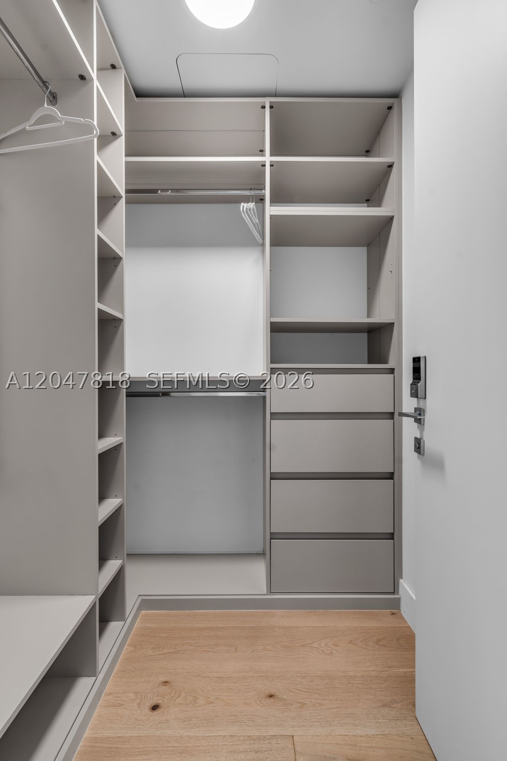 300 BISCAYNE BLVD WAYCONDO - Residential