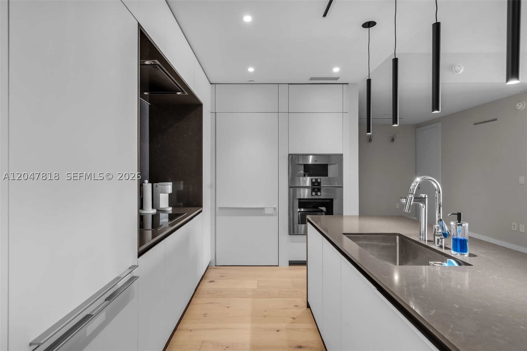 300 BISCAYNE BLVD WAYCONDO - Residential