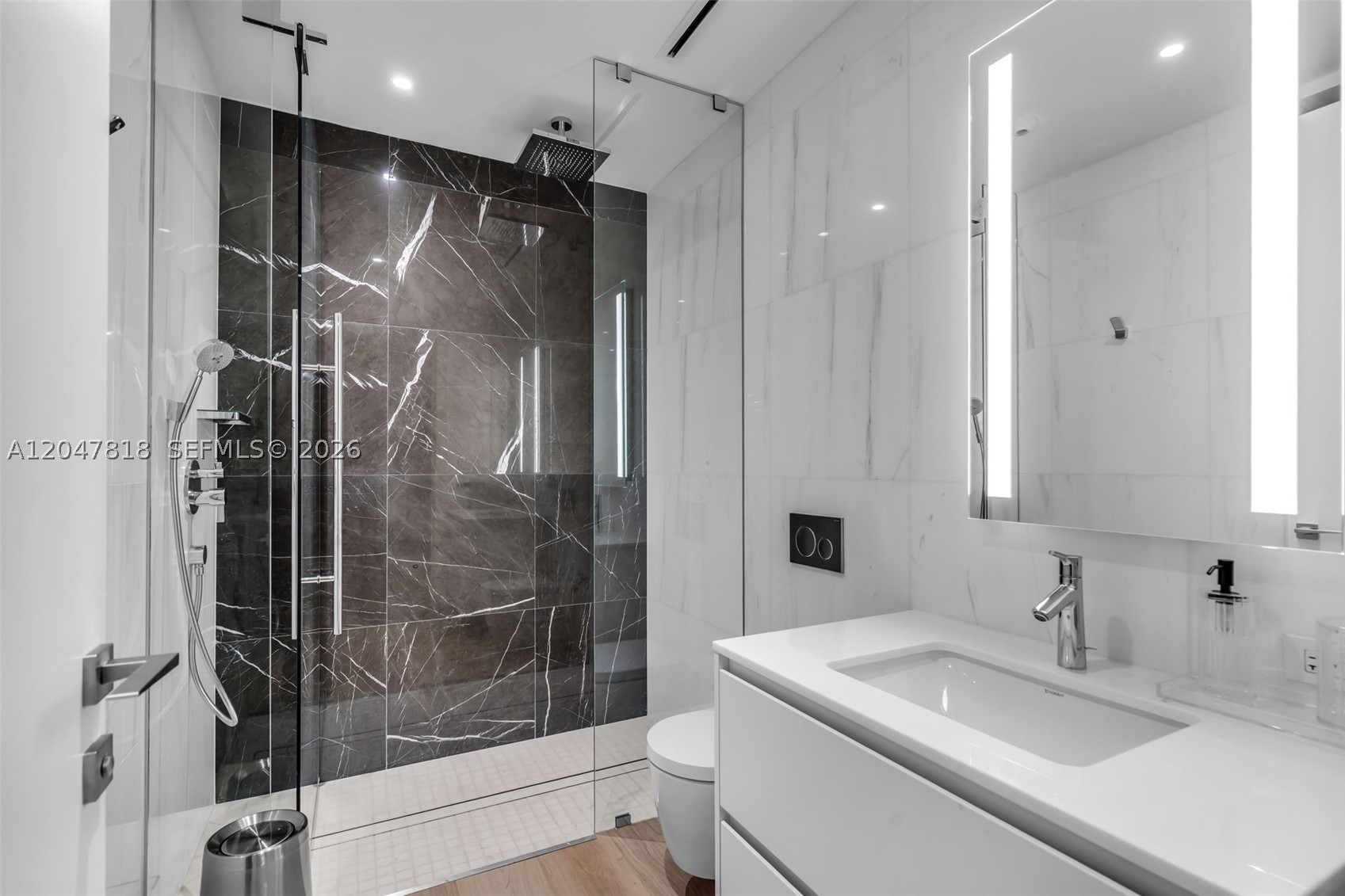 300 BISCAYNE BLVD WAYCONDO - Residential