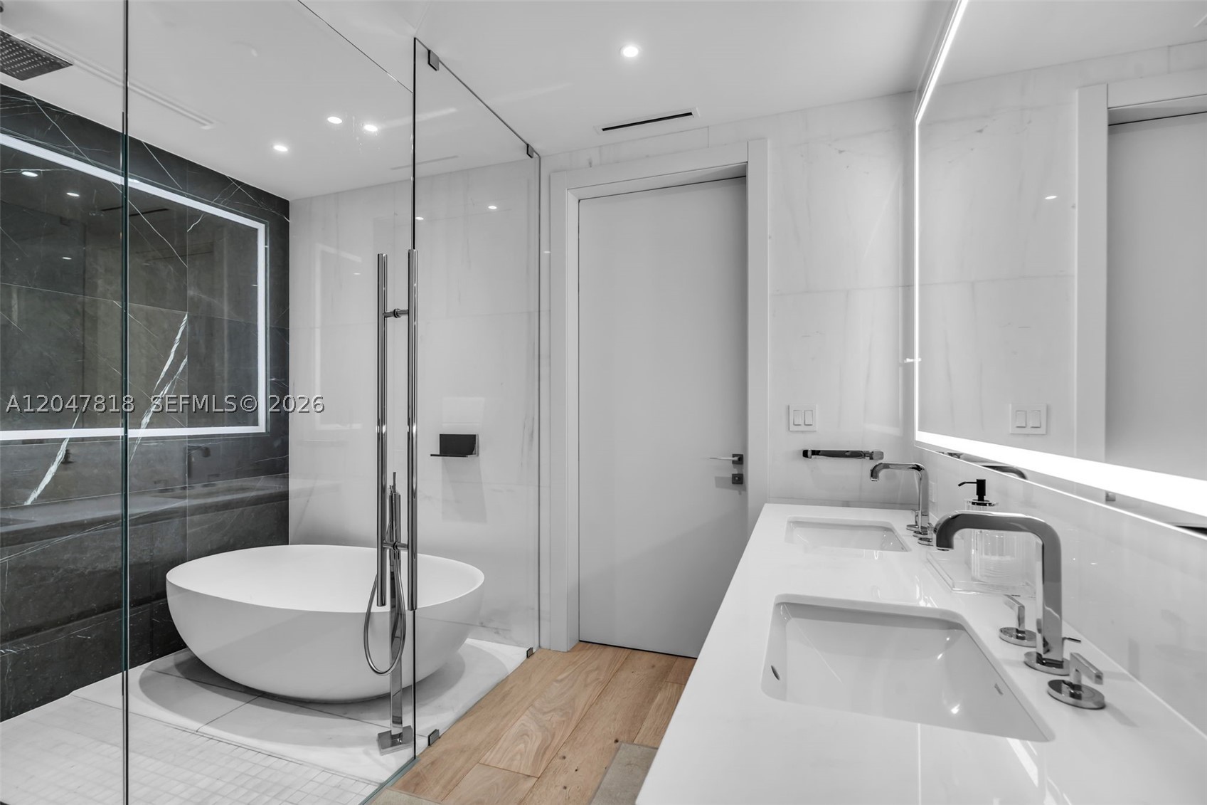 300 BISCAYNE BLVD WAYCONDO - Residential