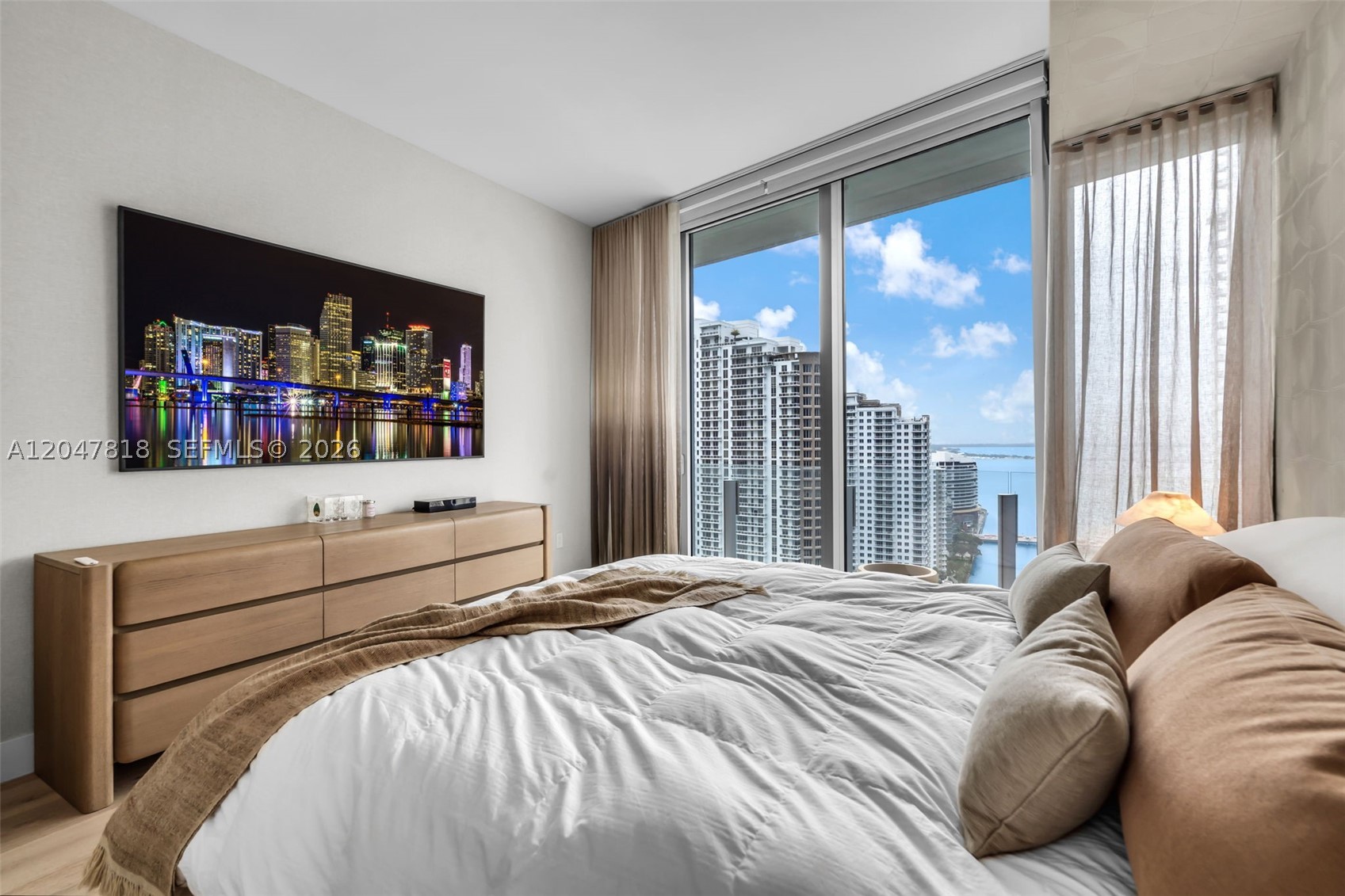 300 BISCAYNE BLVD WAYCONDO - Residential