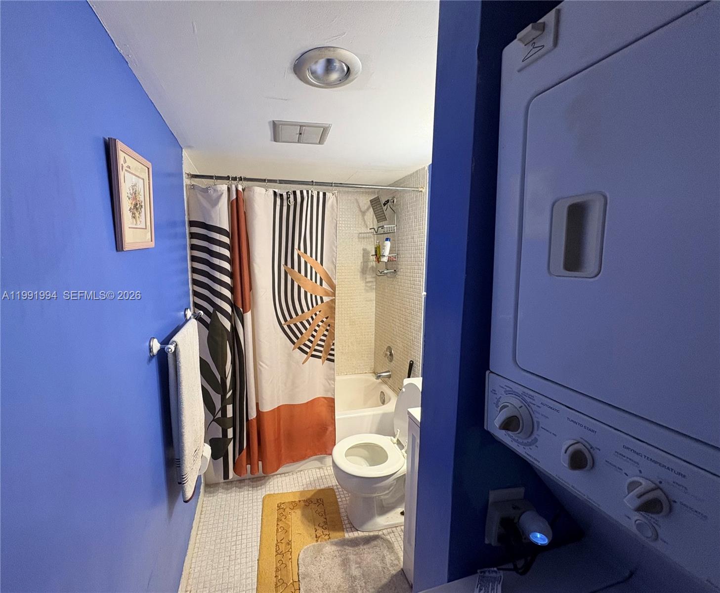 MANORS OF INVERRARY I-1 - Residential Lease