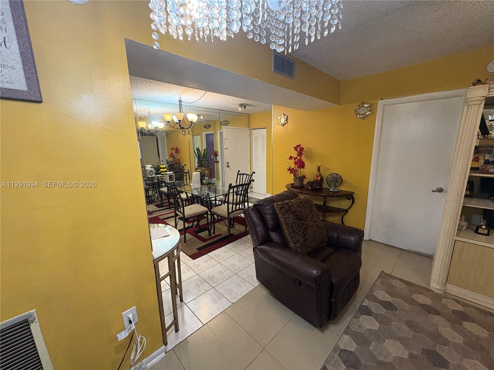 MANORS OF INVERRARY I-1 - Residential Lease