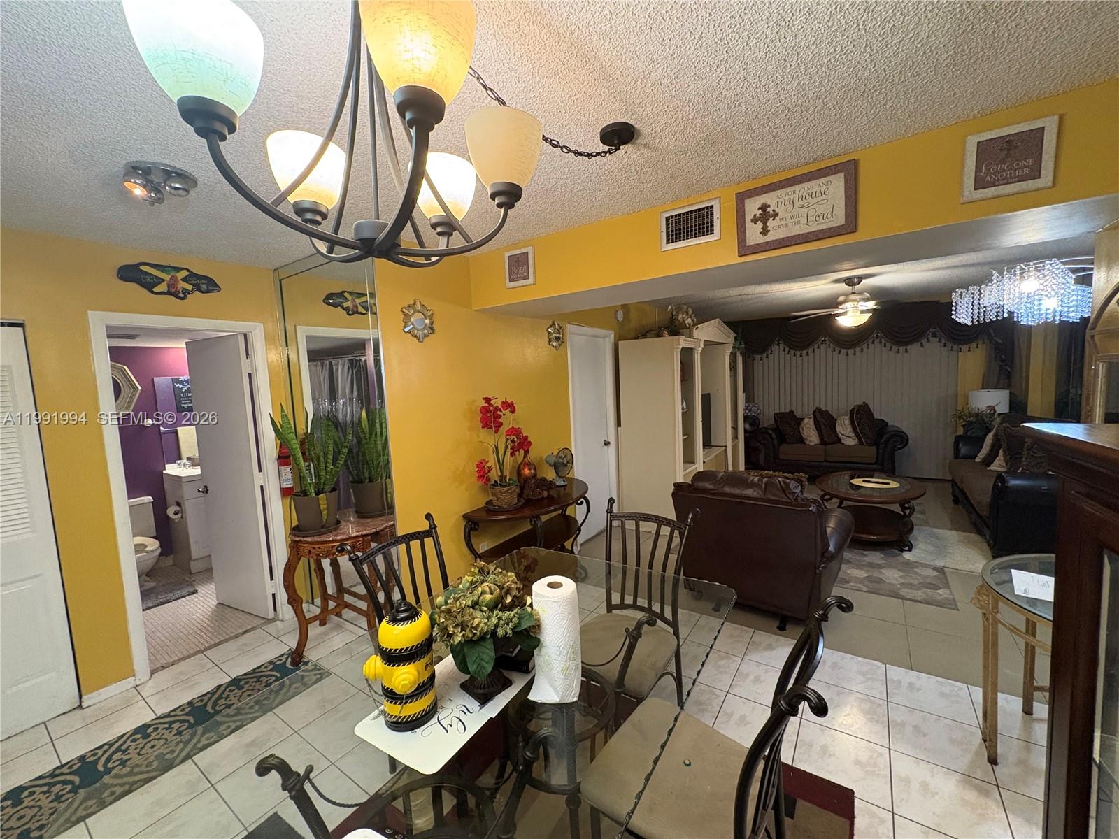 MANORS OF INVERRARY I-1 - Residential Lease