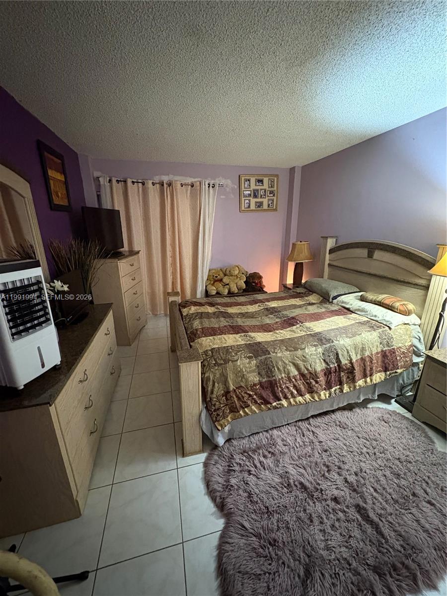 MANORS OF INVERRARY I-1 - Residential Lease