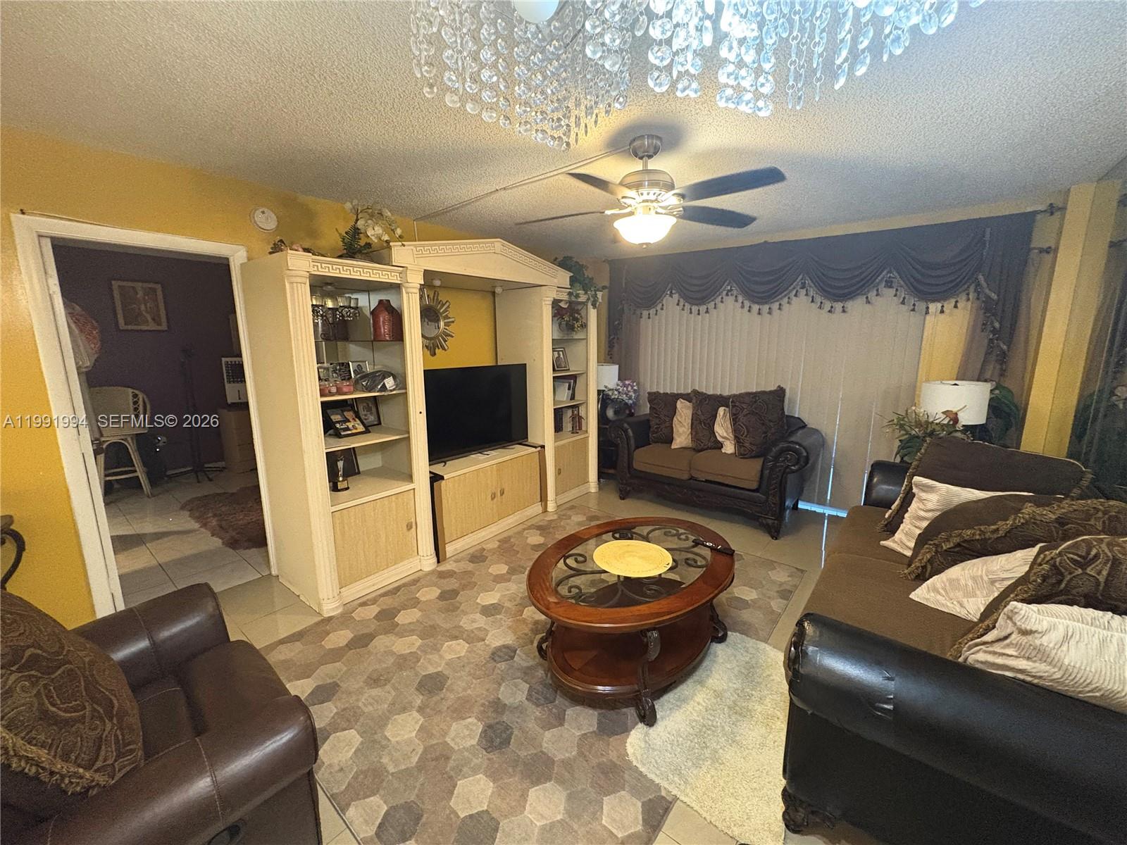 MANORS OF INVERRARY I-1 - Residential Lease