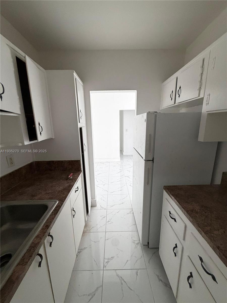 ALTOS DEL MAR NO 3 - Residential Lease